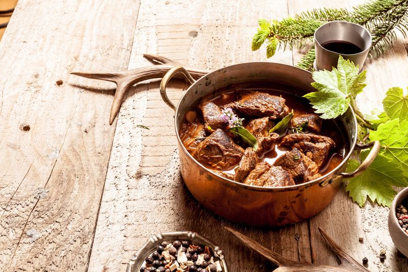 ou trouver du civet de cerf ou biche pour restaurateur à Montpellier et grenoble