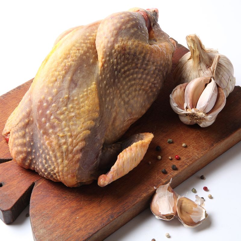 Grossiste, distributeur de pintade entière ou en découpe à Rungis sur le Marché d’Intérêt National