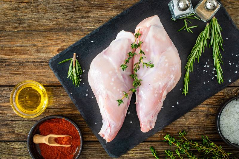 Les cuisses de lapin sélectionnées par Avigros pour les professionnels à Rungis, Paris et Île-de-France